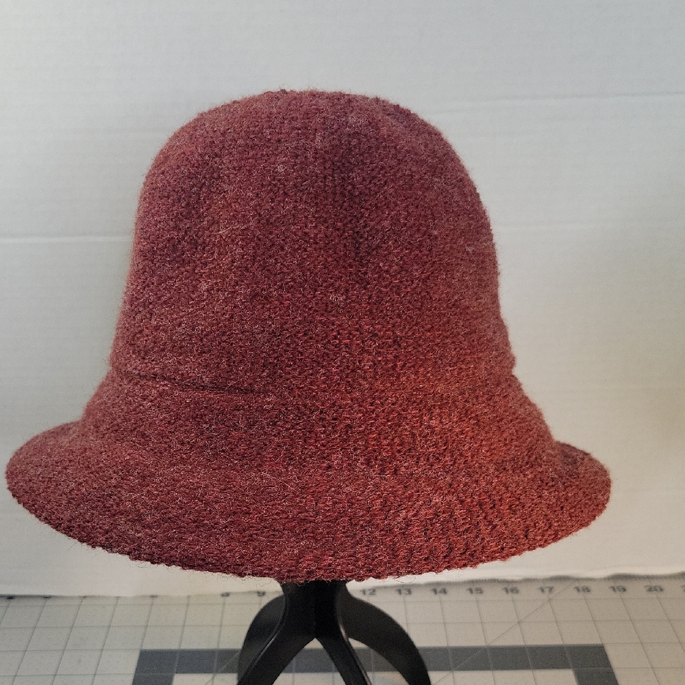 Liz Claiborne Rust Knit Cloche/Bucket Hat Fall Winter‎